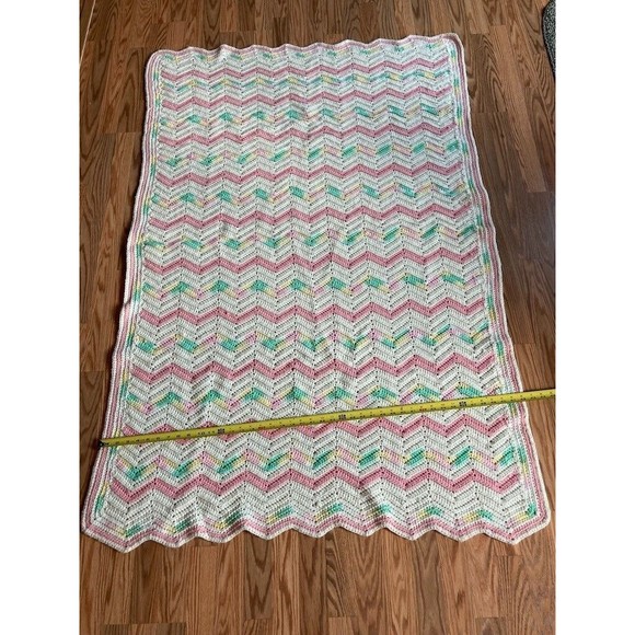 VINTAGE Chevron Pink/White/Green/Yellow Afgan Blanket 42" x 64" EUC - Picture 3 of 4